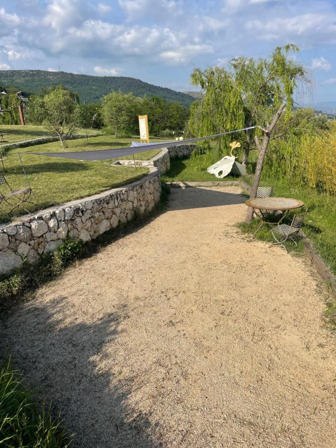 Les 4 Elements Bed & Breakfast Tourrettes-sur-Loup Exterior photo