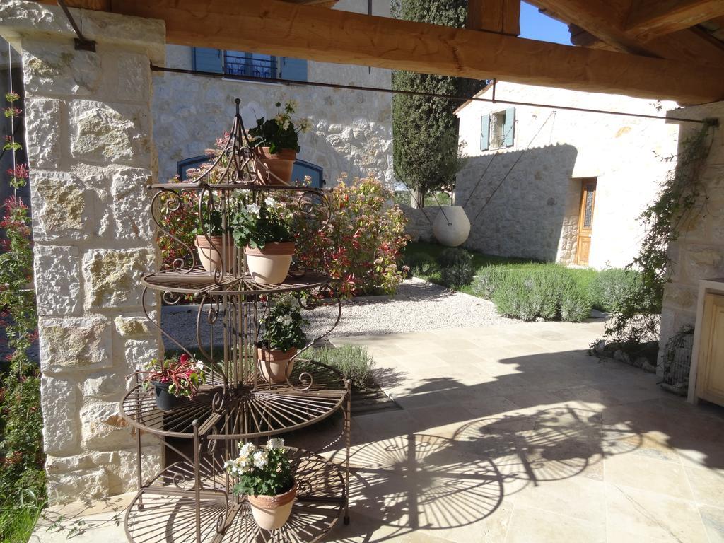 Les 4 Elements Bed & Breakfast Tourrettes-sur-Loup Exterior photo