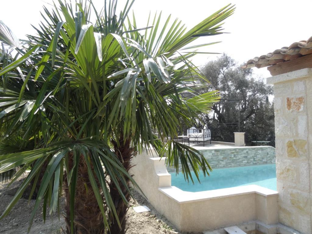 Les 4 Elements Bed & Breakfast Tourrettes-sur-Loup Exterior photo